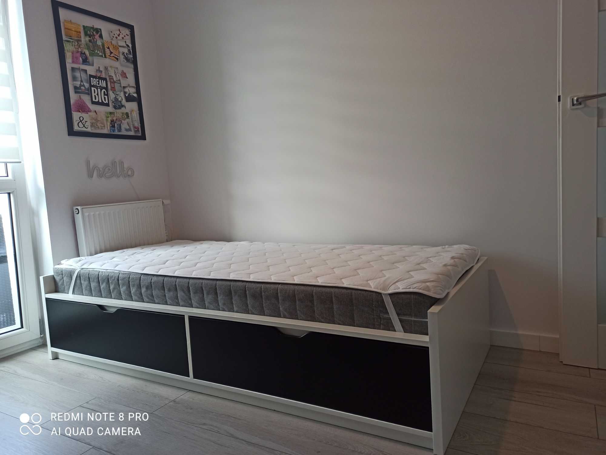 Łóżko Ikea z szufladami plus materac