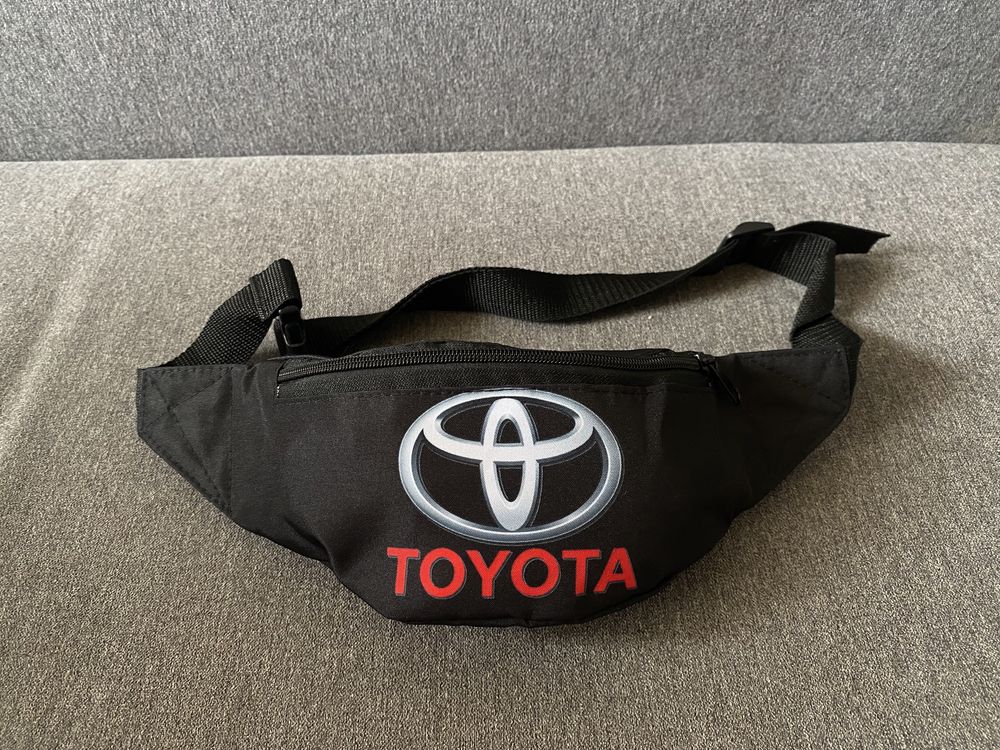 Toyota nowa nerka czarna saszetka