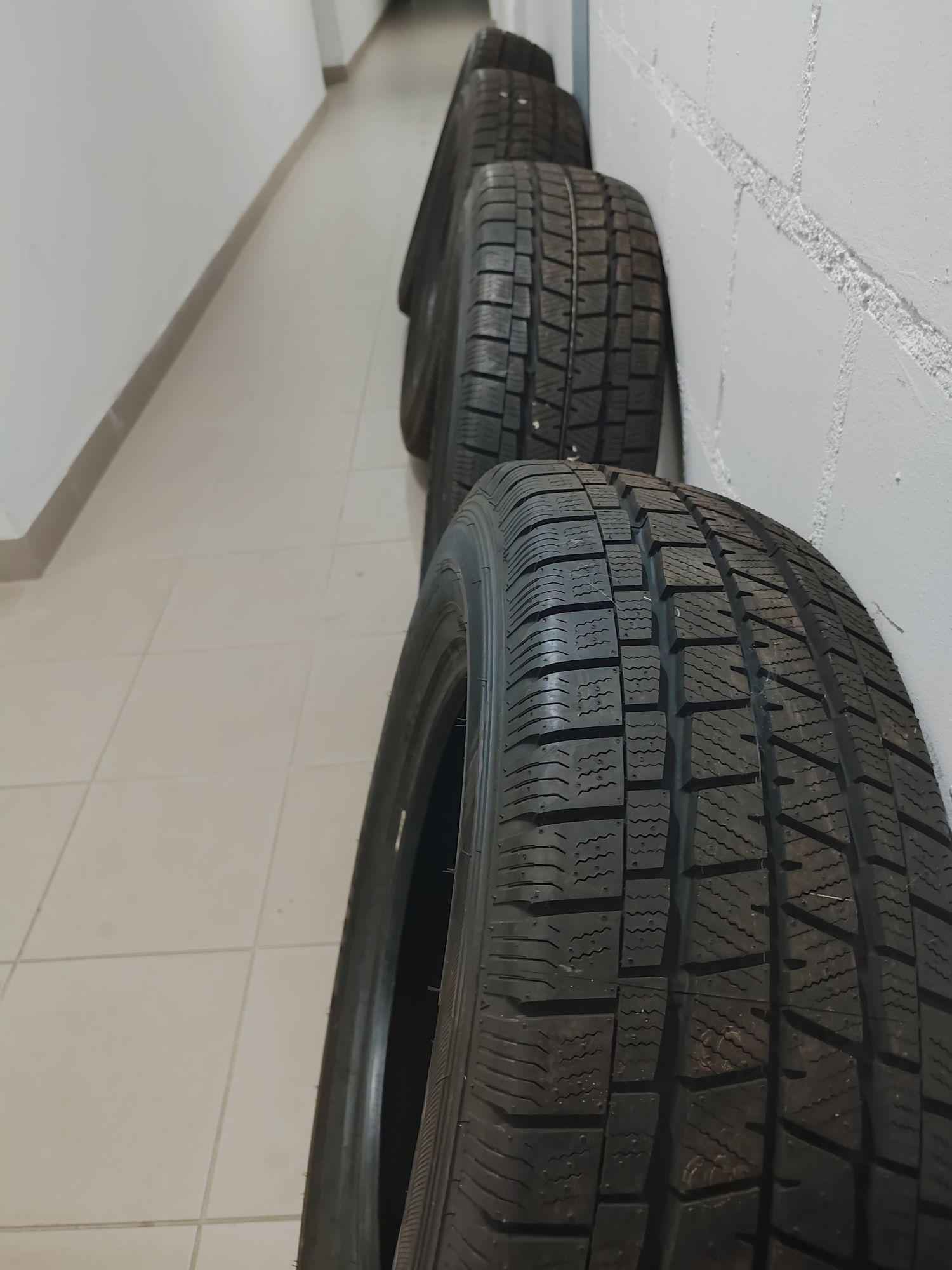 Falken Eurowinter Van01225/70 R17 108/106 T C 
Eurowint