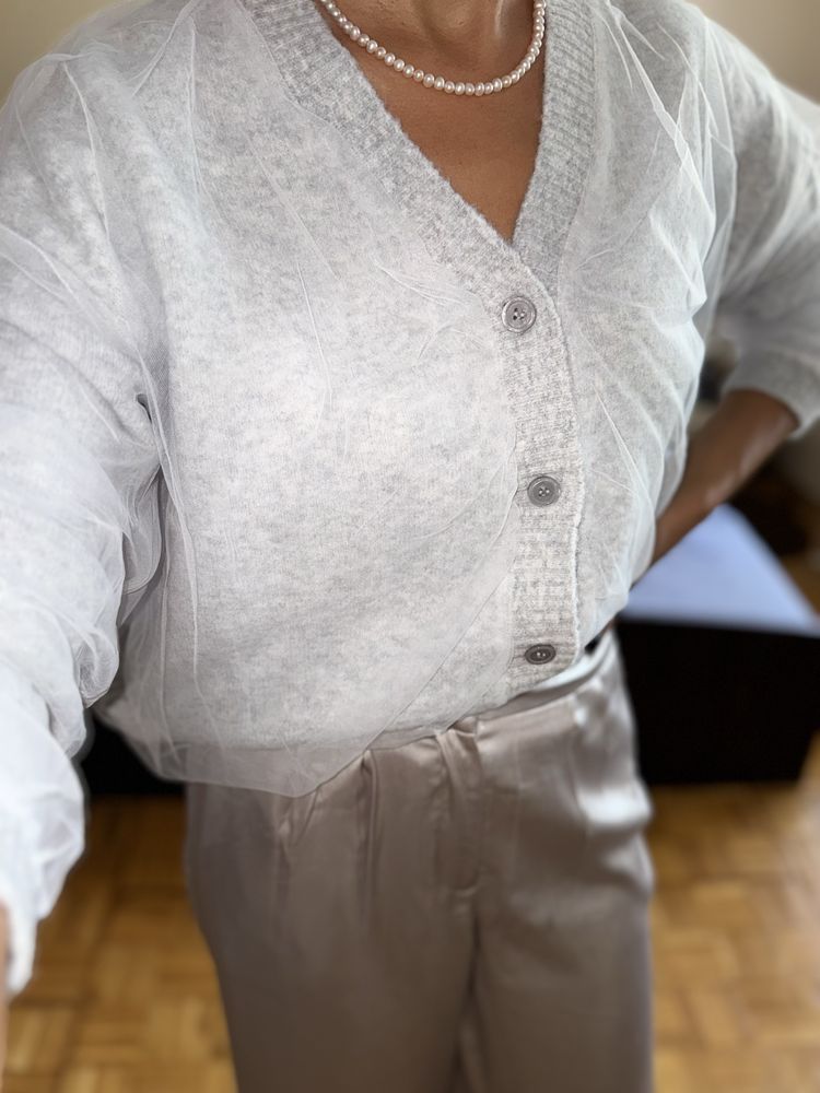 Zara szary kardigan sweter z bialym tiulem tiul powlekany guziki M