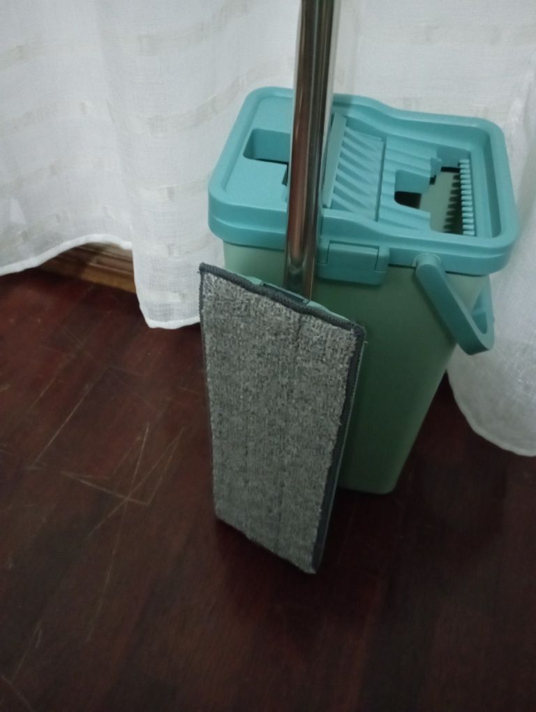 Balde com esfregona