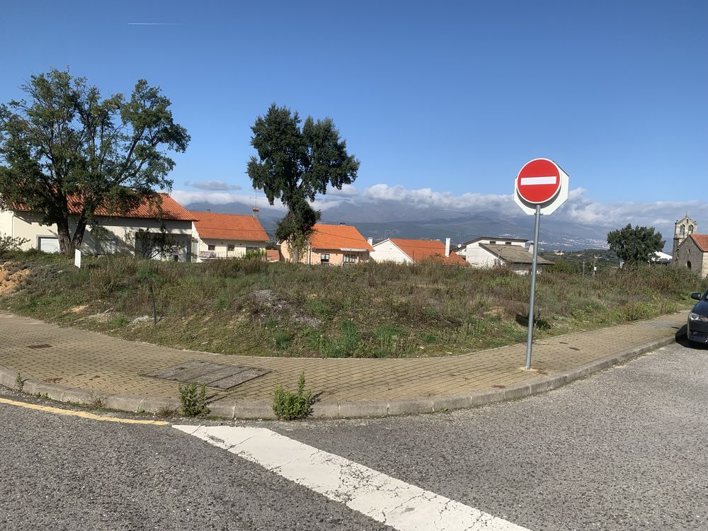 Lote de terreno urbanizado para construcao com 350m2.