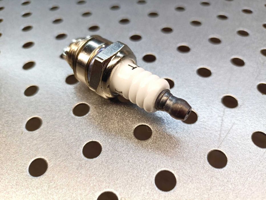 5 x Świeca zapłonowa L7T do kosy spalinowej świeca do podkaszarki piły