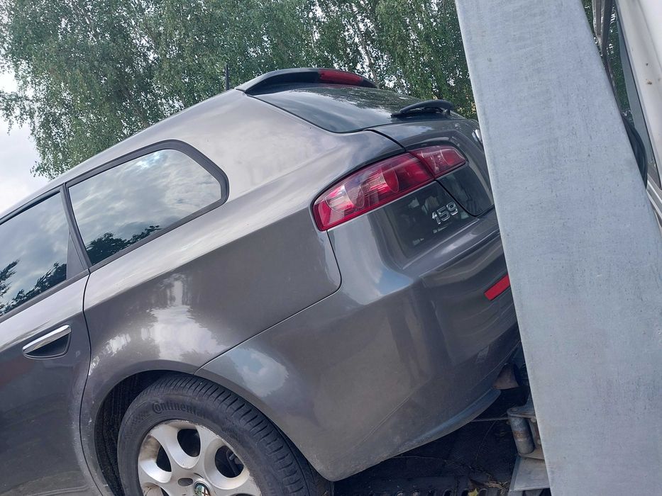 Posiadam czesci alfa romeo 159 kombi  1.9jtd