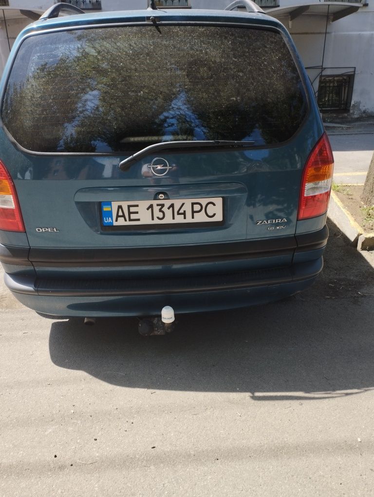 Продаж авто Opel zafira 2002г