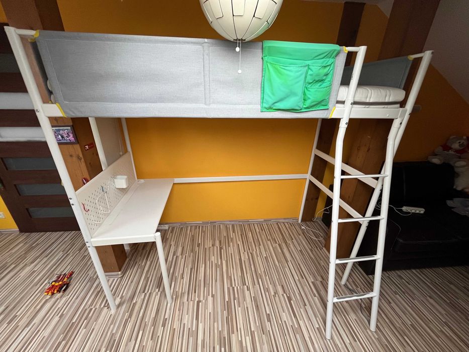 Łóżko piętrowe IKEA- Rama łóżka na antresoli VITVAL + biurko + materac