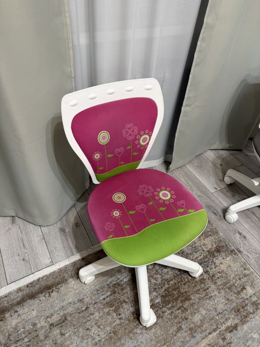 Продам два стільця