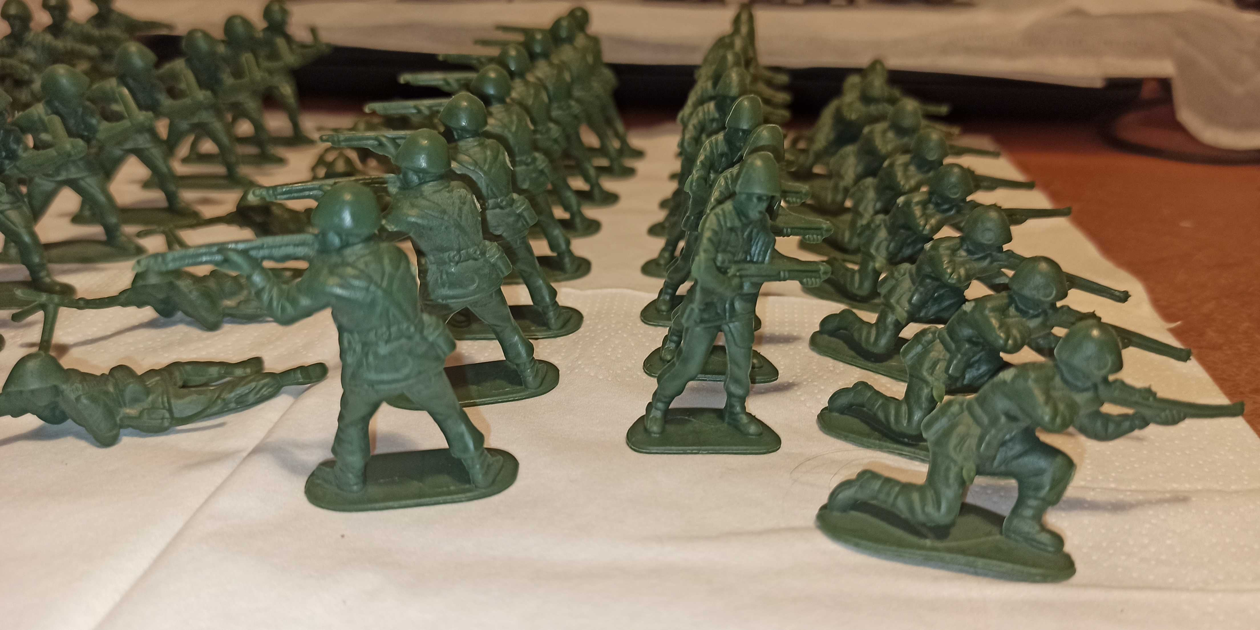 Żołnierzyki plastikowe figurki zabawka
