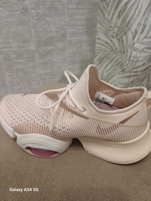 Кроссовки Nike б/у