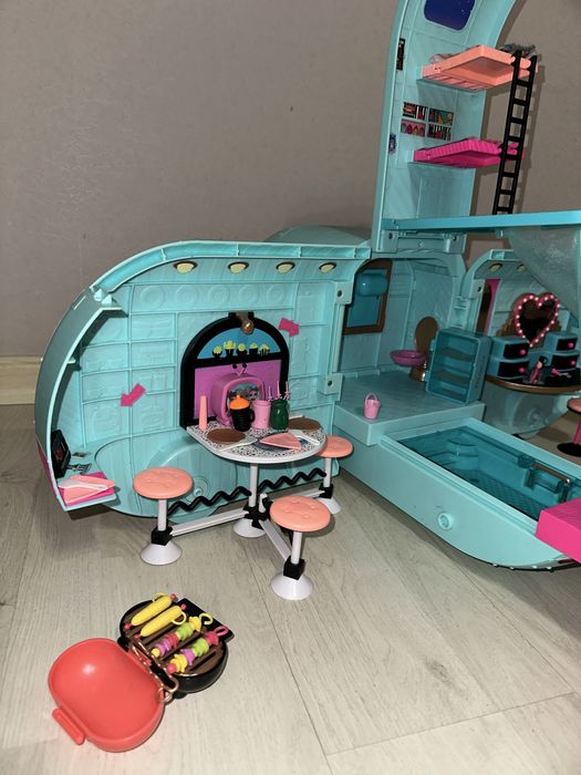 Автобус іграшковий LOL Surprise