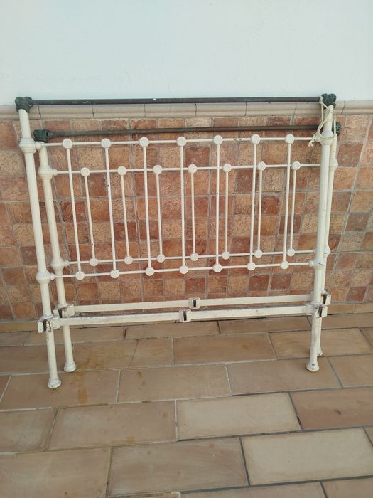 Conjunto de 3 camas de ferro antigas