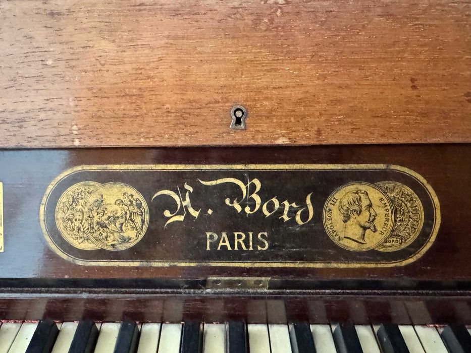Piano Vertical H.Bord