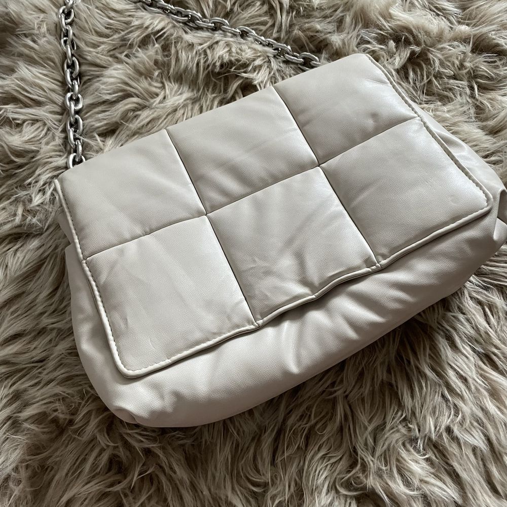 Beżowa torebka puffer bag H&M