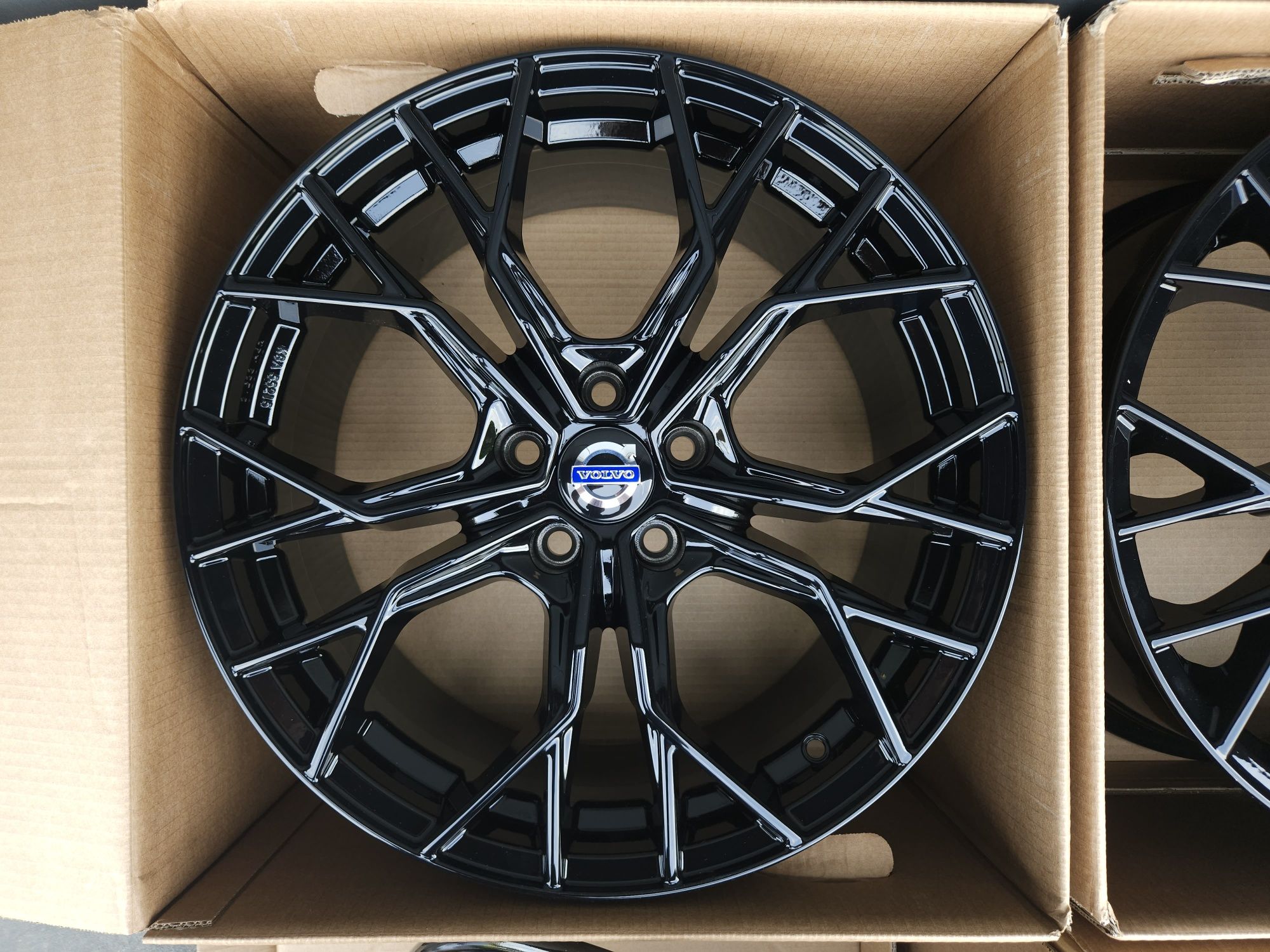 Volvo 18" Czarne 5x108 XC60 S60 V60 V40 S90 V90 XC90 S80 V70 XC40 XC70