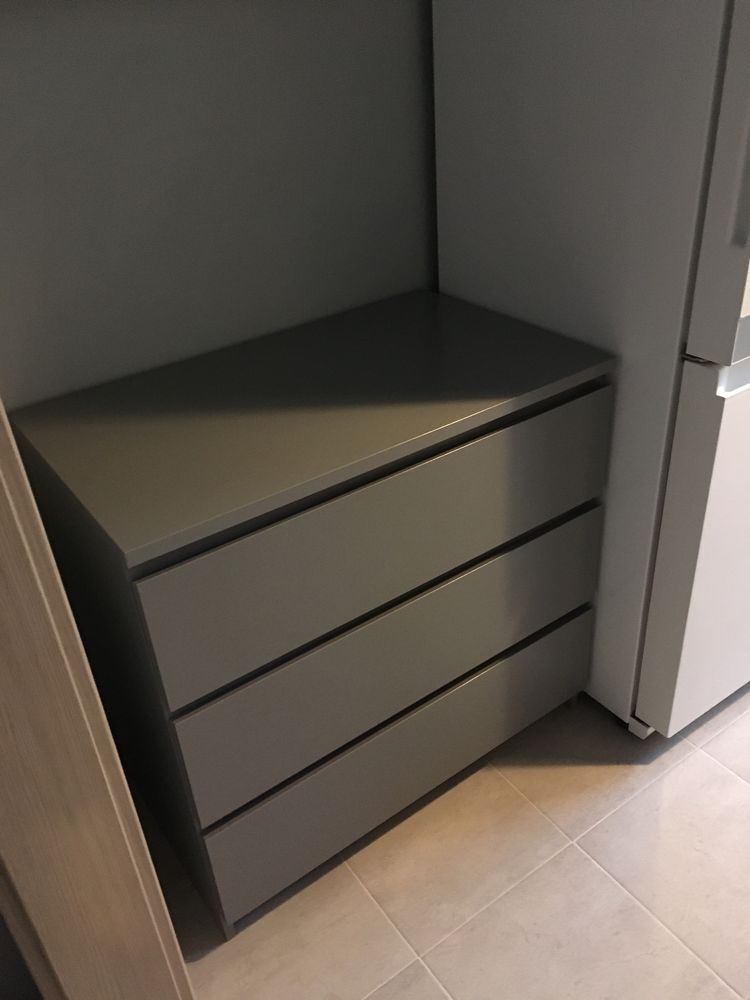 Malm Ikea komoda szara