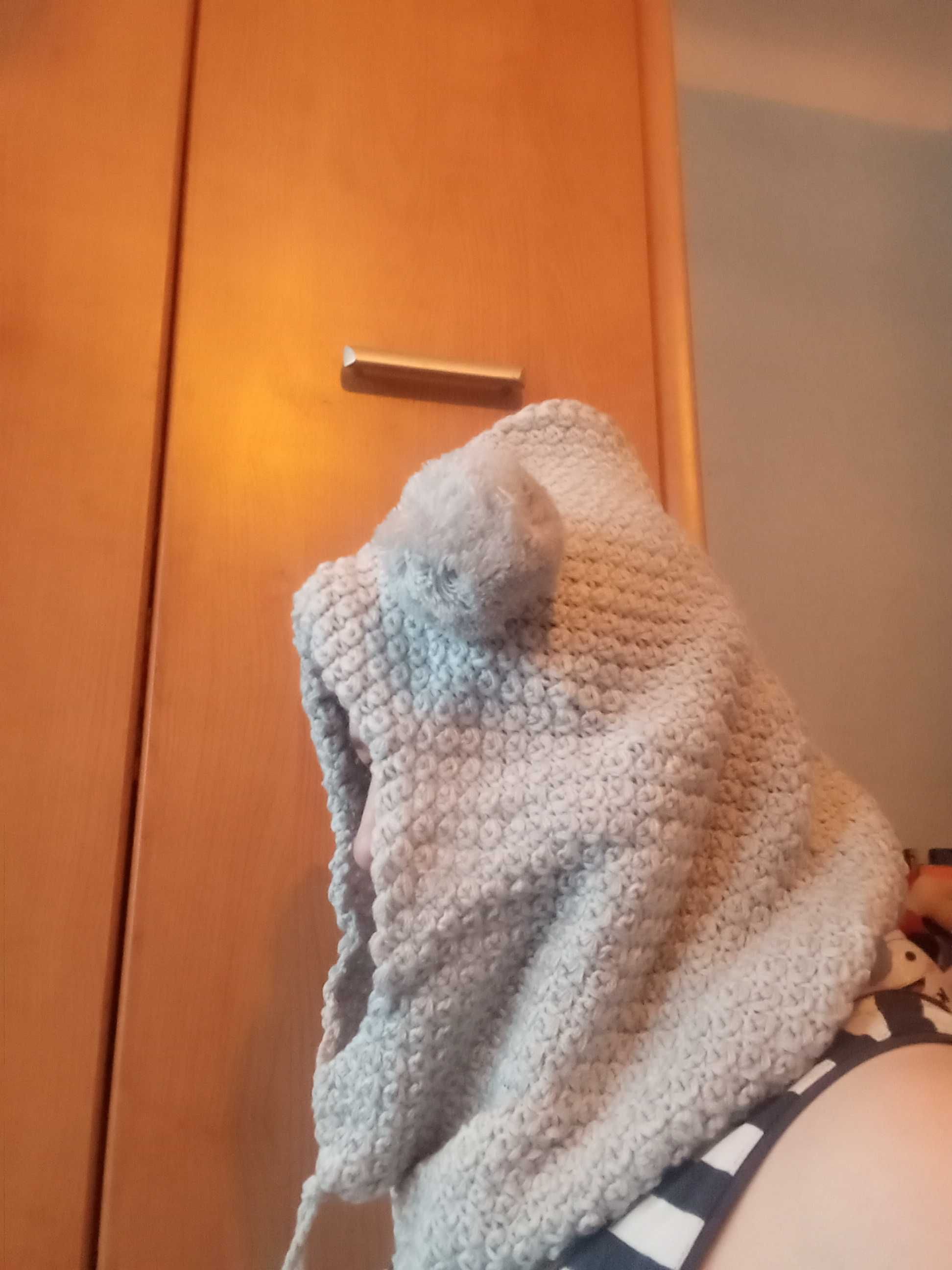 Komino- szalik wełniany, moda na zimę jasny szary