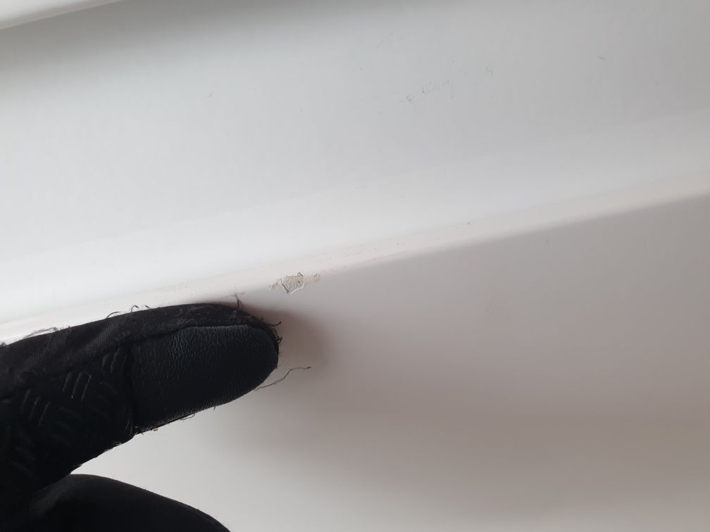 Тумба під умивальник у ванну кімнату на ножках з маленьким дефектом