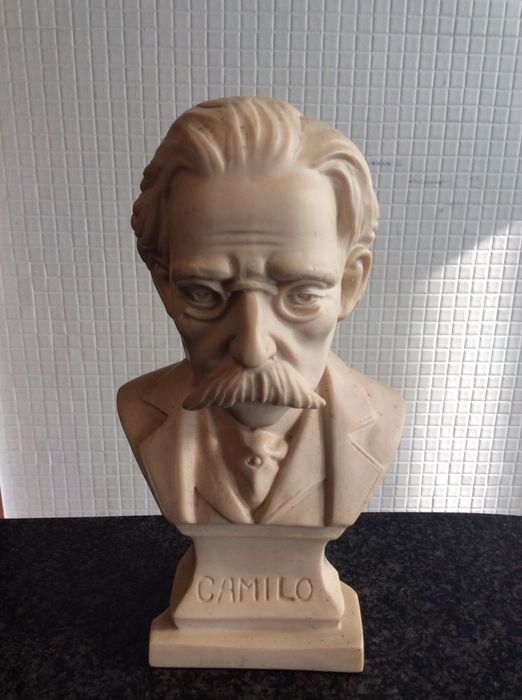 Busto de Camilo Castelo Branco