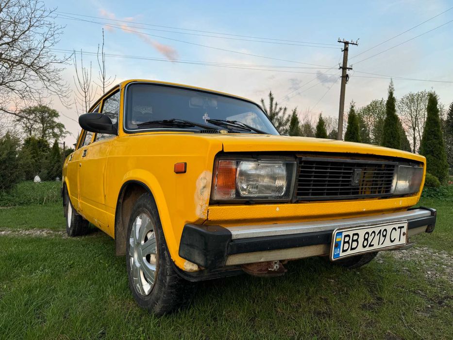 Автомобіль ВАЗ 2105