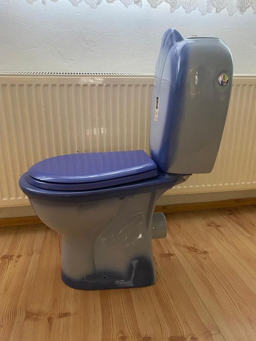 Sedes oraz umywalka z szafką