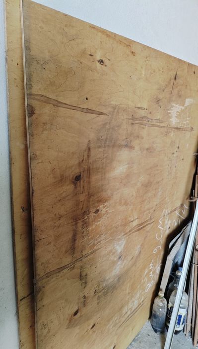 Продам два листа фанеры 8мм