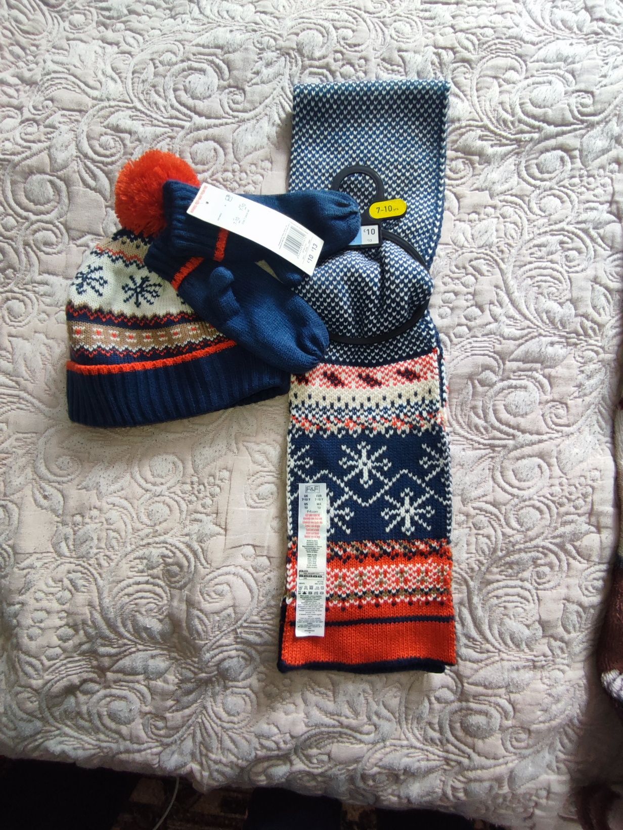 Фирменный набор F&F 3 предмета: шапка шарф и варежки