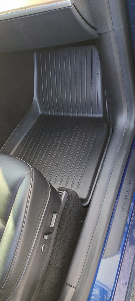 Комплект килимків Tesla Model Y