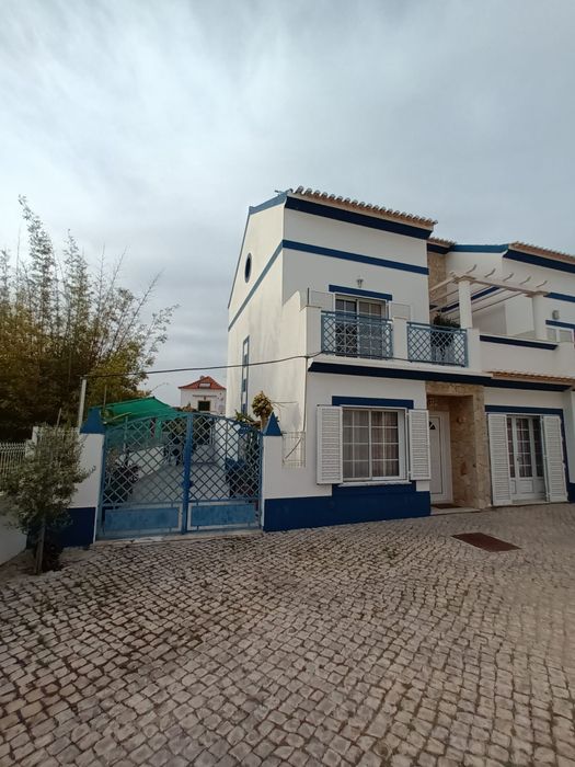Vendo Moradia V3 em Manta Rota