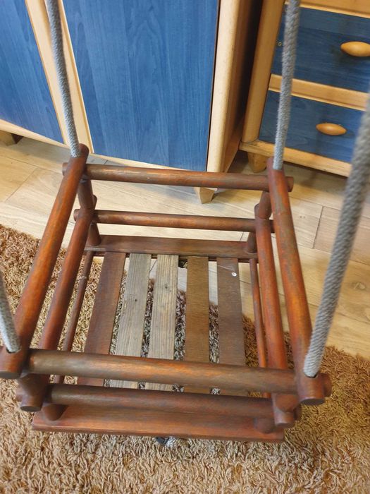 Sprzedam drewniana hustawke dla dziecka