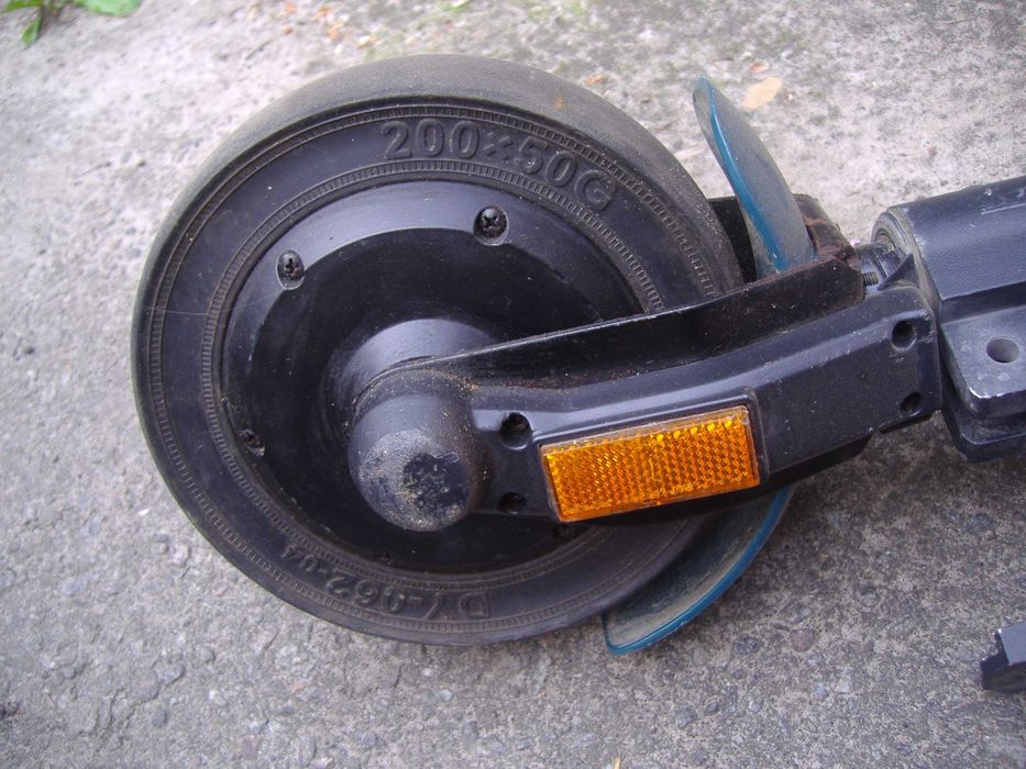 Электросамокат 36v (колеса 8" 200/50) привезен из Германии (рабочий)