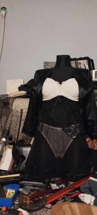 Bielizna damska biustonosze.