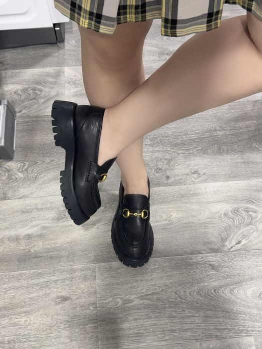 Лофери жіночі шкіряні брендові гуччі