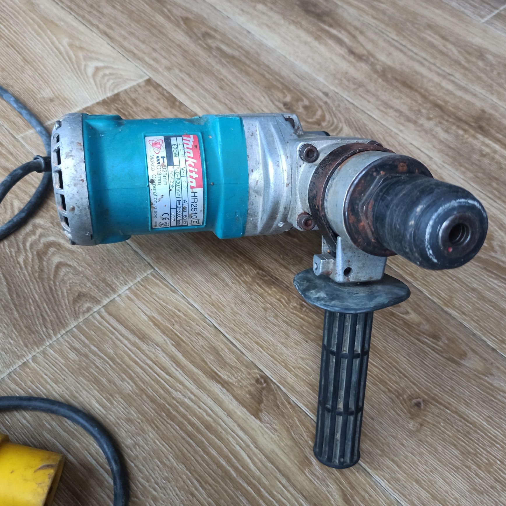 Młotowiertarka MAKITA HR2510 na 110V MADE in JAPAN jest SOLIDNA