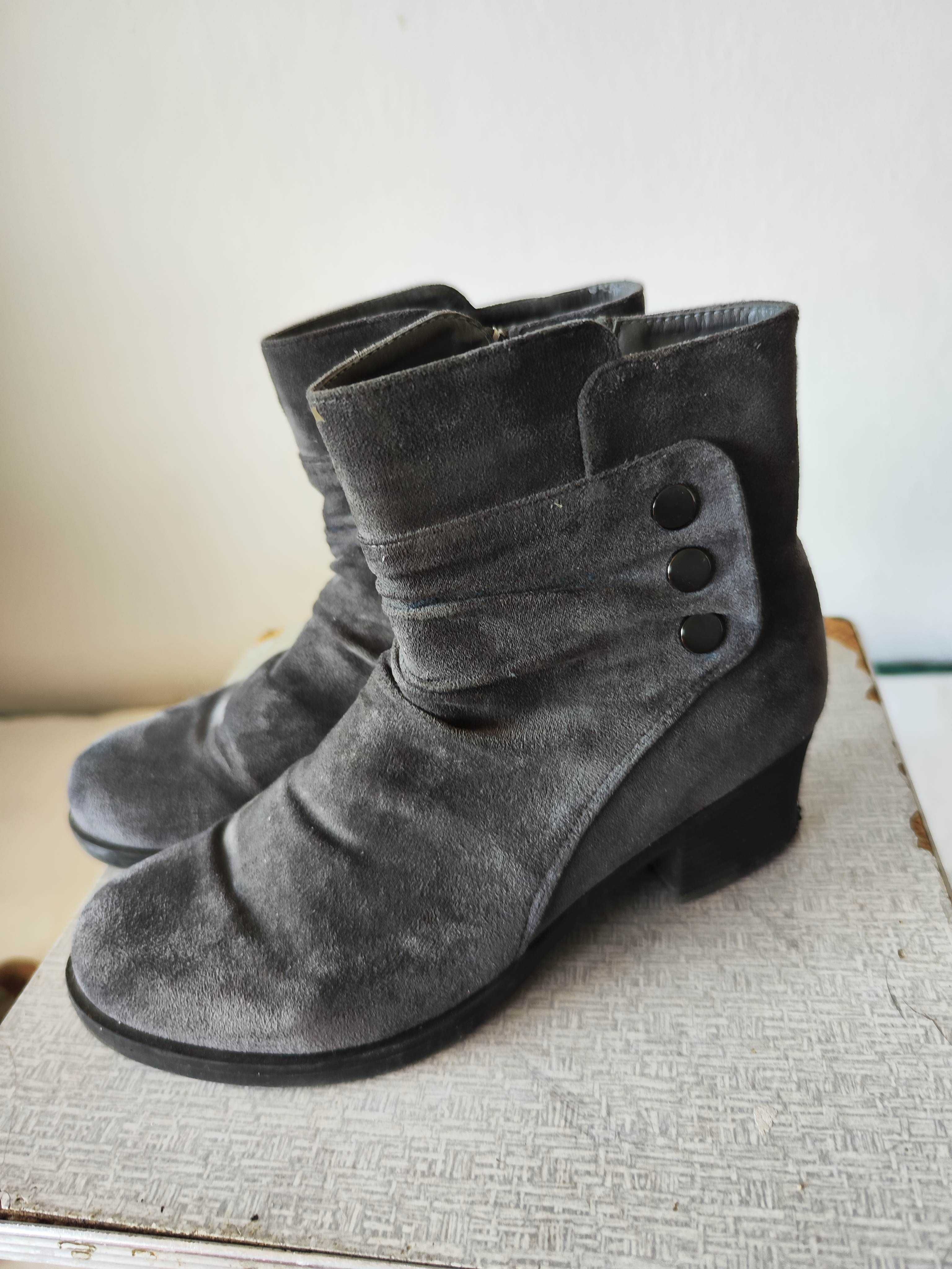 Buty botki ocieplane czarne skóra trzewiki r. 39 wkł. 24 cm, botki 37