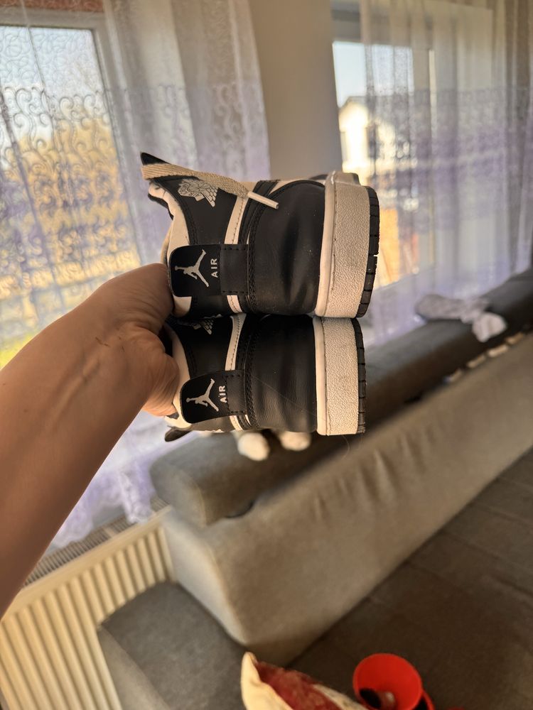 Jordany retro nike panda bialo czarne rozmiar 40
