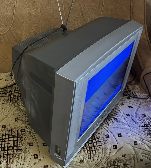 Продам старі телевізори та монітор