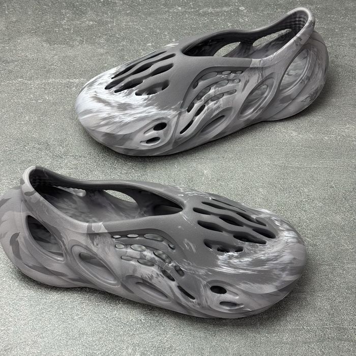 ОРИГІНАЛ 100% Слайди тапочки Adidas Yeezy Slide  IE4931 /44/47 р