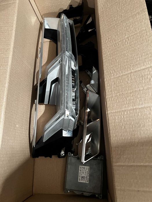 Фара Audi Q7 4M0 941 033b USA на запчастини ПРАВА