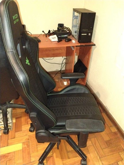 Cadeira Gaming Type Z – RAZER Edition BY LEGEND