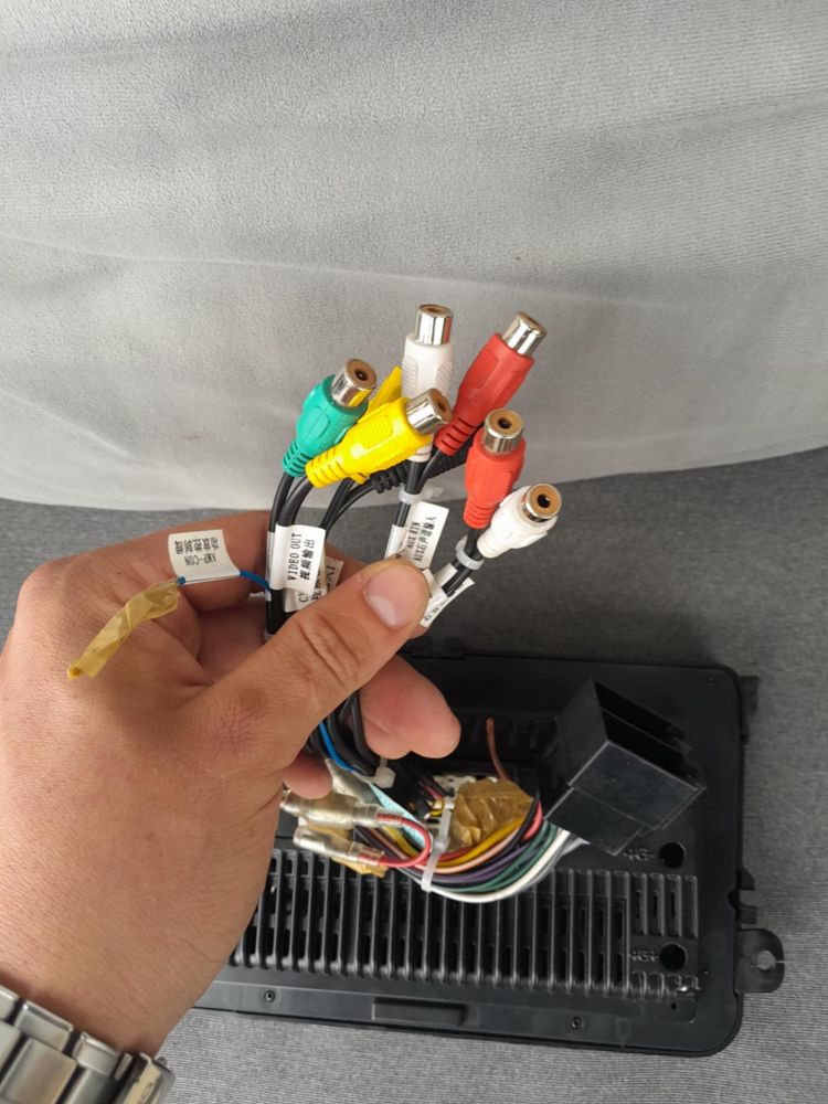 W tytule radio 2 DIN android bluetooth