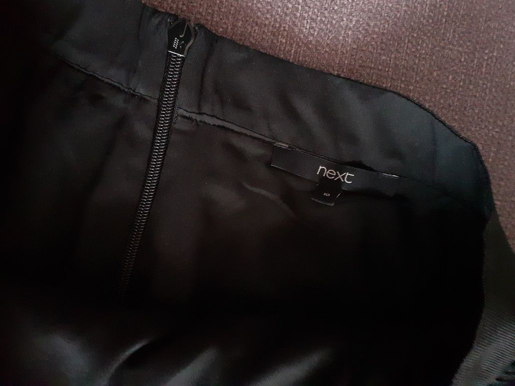 Spódnica ze zdobieniem koronkowymi plisowana kol czarnym  roz 38-40