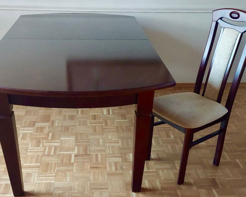 Meble do salonu: stół + 8 krzeseł + ława kawowa + komoda + witryna