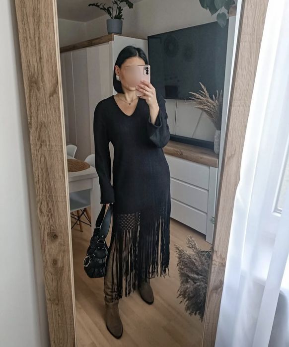 Sukienka z frędzlami długa