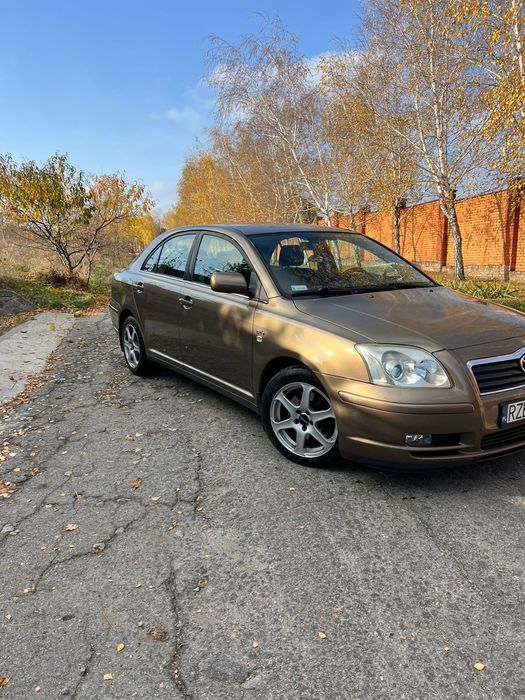 Toyota avensis 2,0 дизель