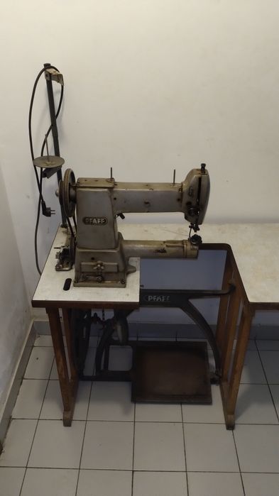 Máquina de costura pfaff industrial antiga