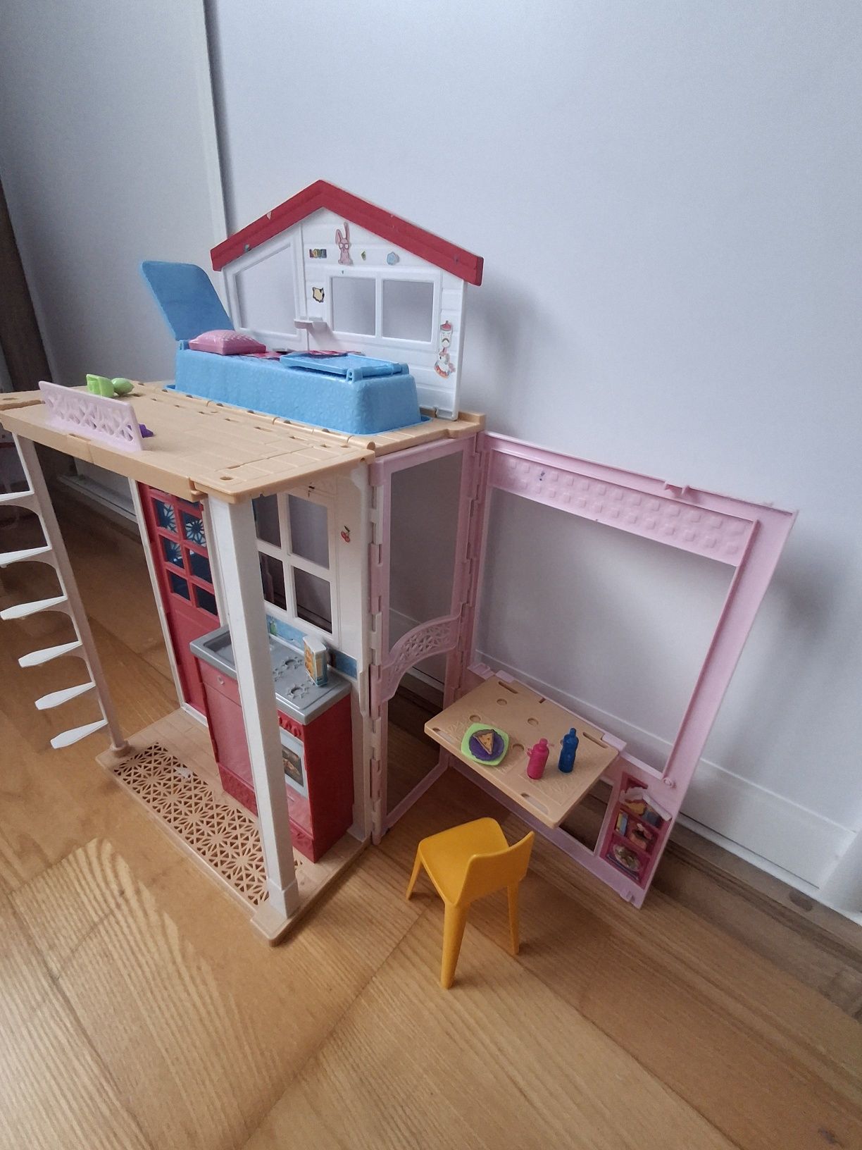 Składany dwupoziomowy domek dla lalek Mattel Barbie