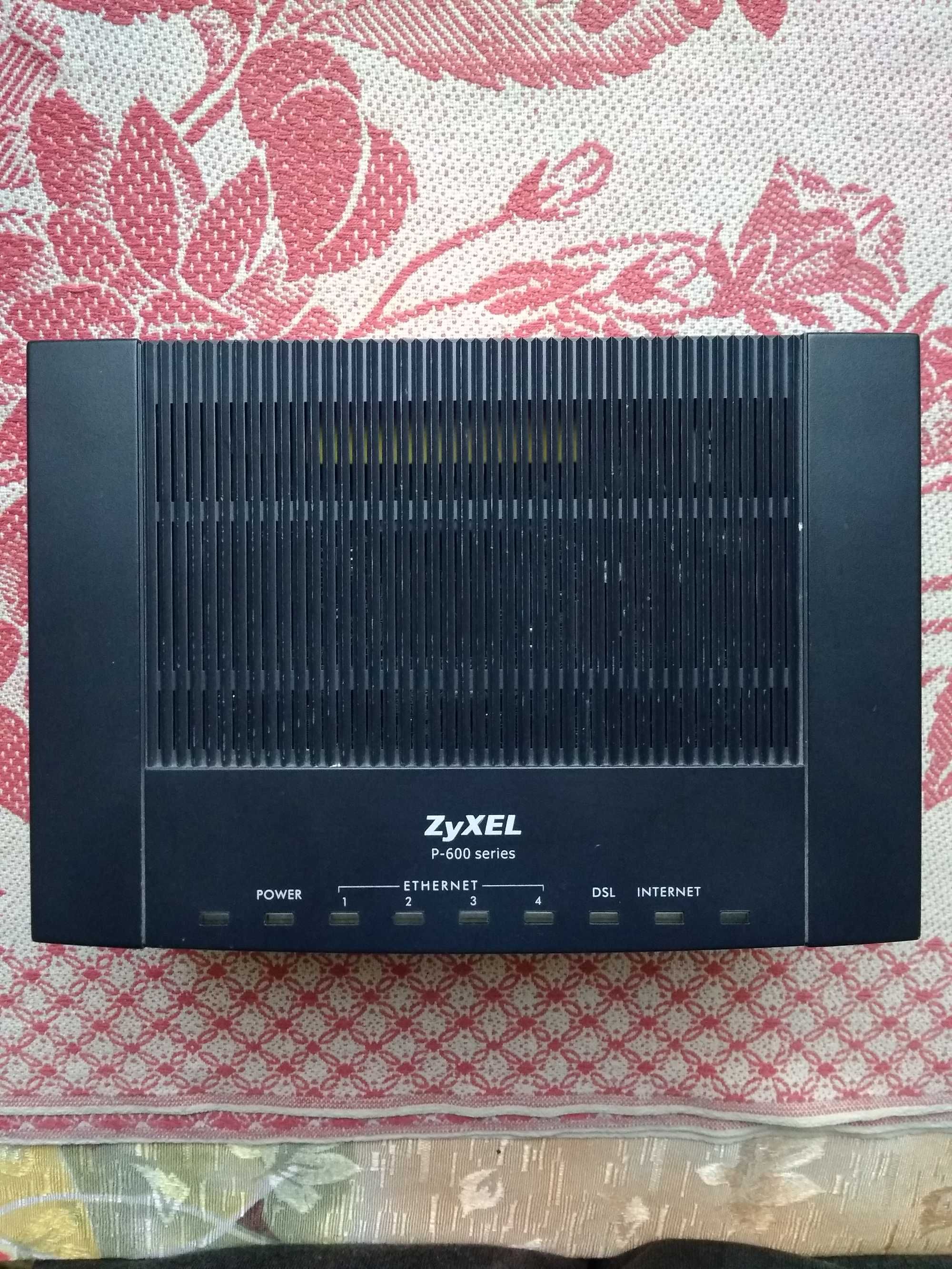 ADSL роутер Zyxel P660HT2E