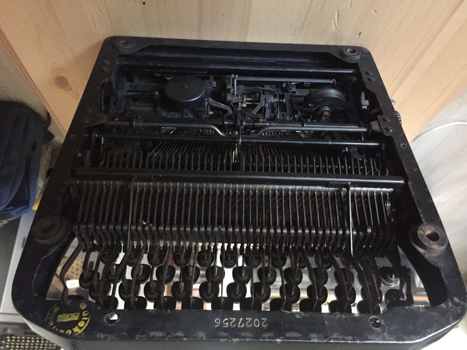 Máquina de escrever - Erika Modelo 10 Portátil