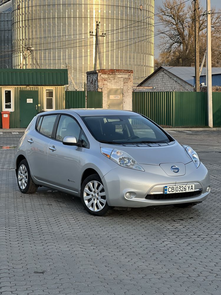 Продам nissan leaf