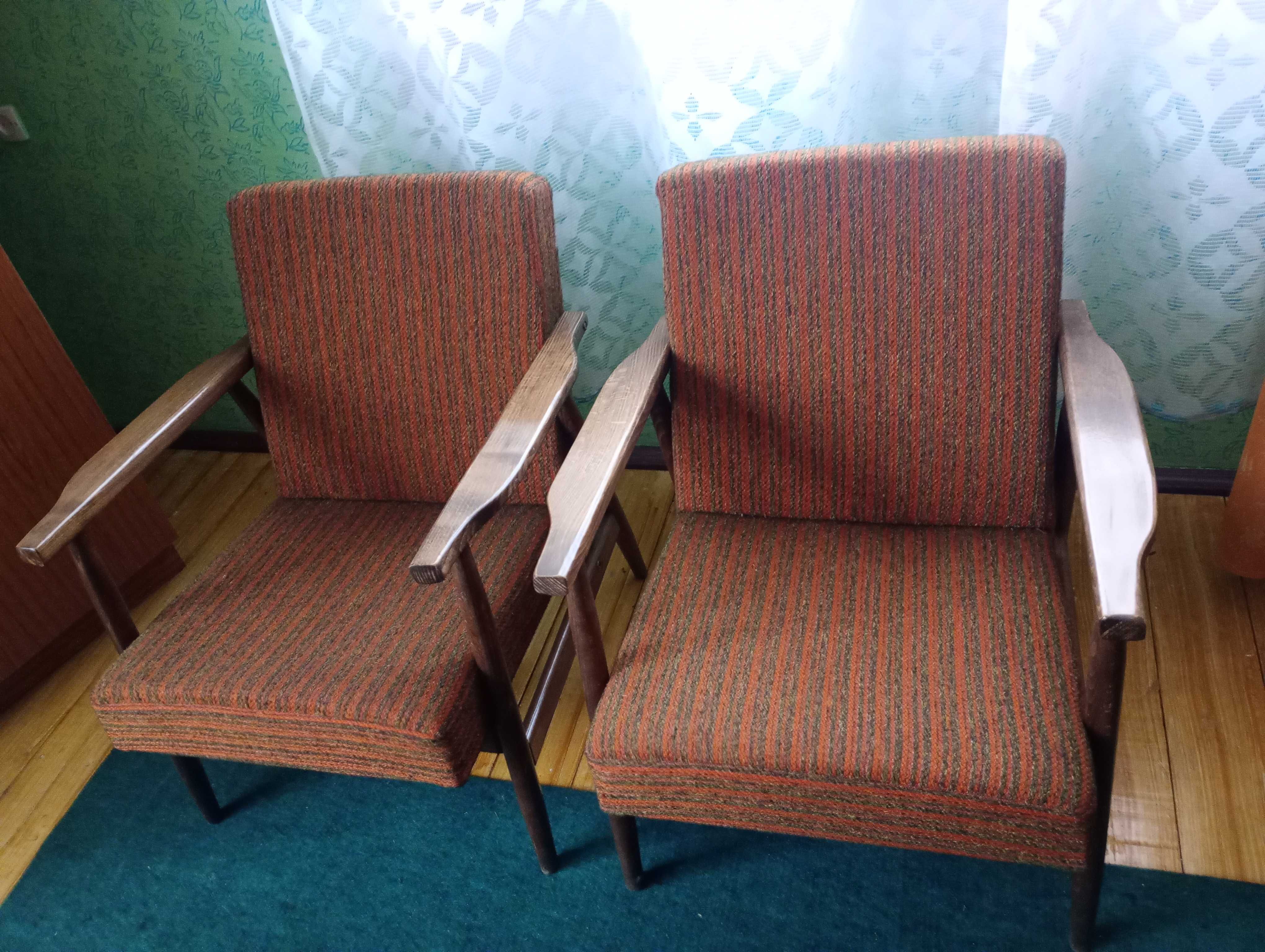 Fotele stoły krzesła meble z lat 80